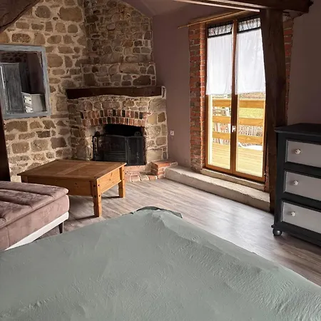 Maison Typique Auvergne Montel-de-Gelat