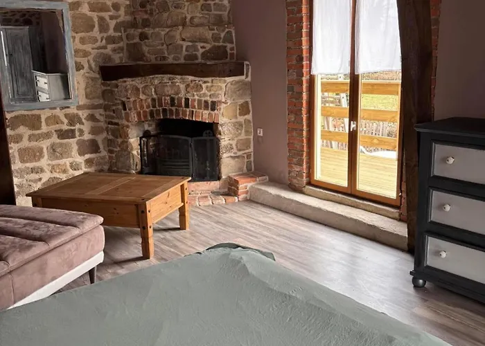 Maison Typique Auvergne Montel-de-Gelat